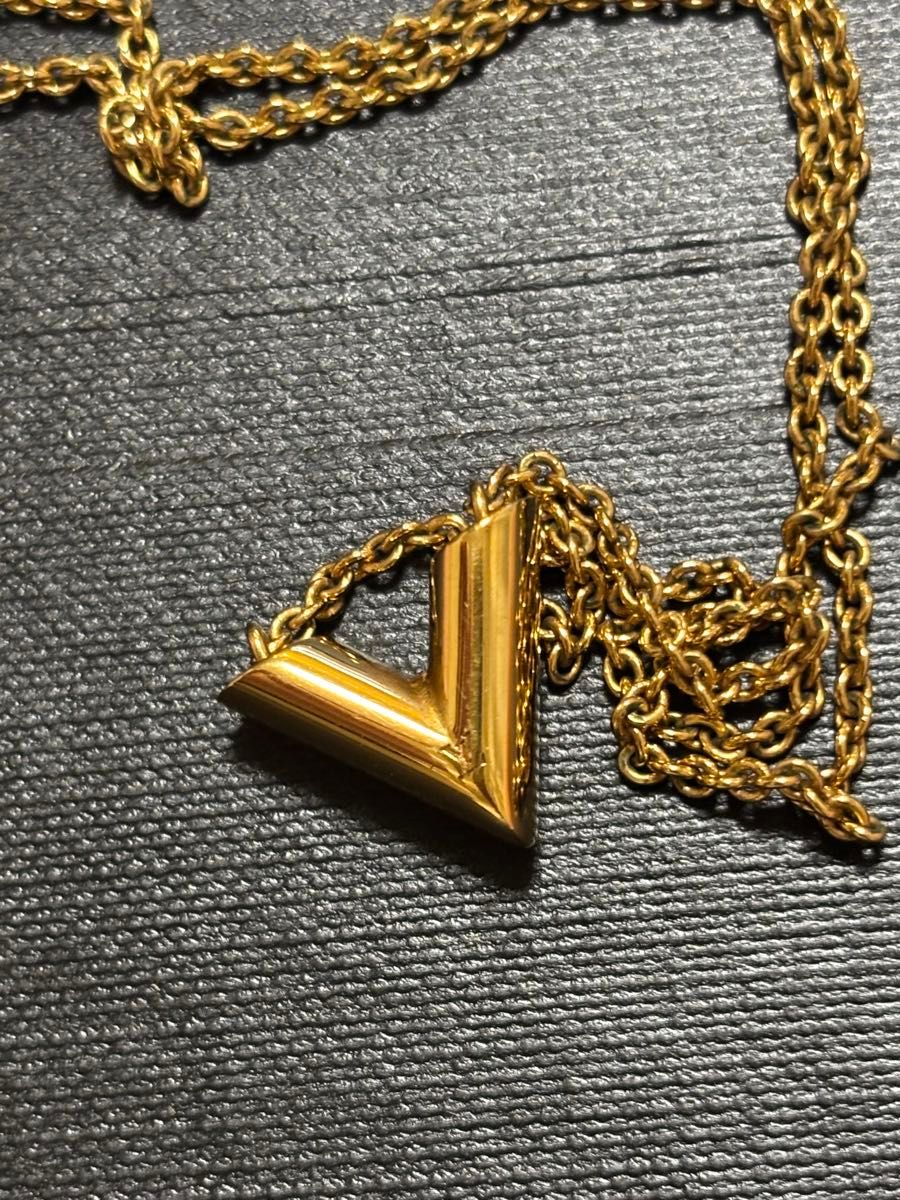 【美品】 エセンシャルV ネックレス ゴールド 美品 ルイヴィトン エセンシャルV ゴールドネックレス|Yahoo