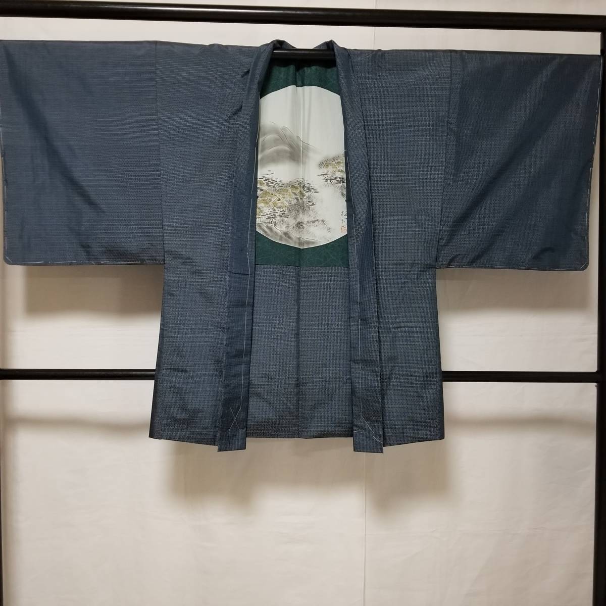 非常に高い品質 【桐輪】紳士物*仕付け糸付*美品{正絹*本場奄美泥大島紬*袷仕立*上.下}*丈146-裄69*鉄納戸色地に100山亀甲*№2829 一般 非常に高い品質 【桐輪】紳士物*仕付け糸付*美品{正絹*本場奄美泥大島紬*袷仕立*上.下}*丈146-裄69*鉄納戸色地に100山亀甲*№2829 一般