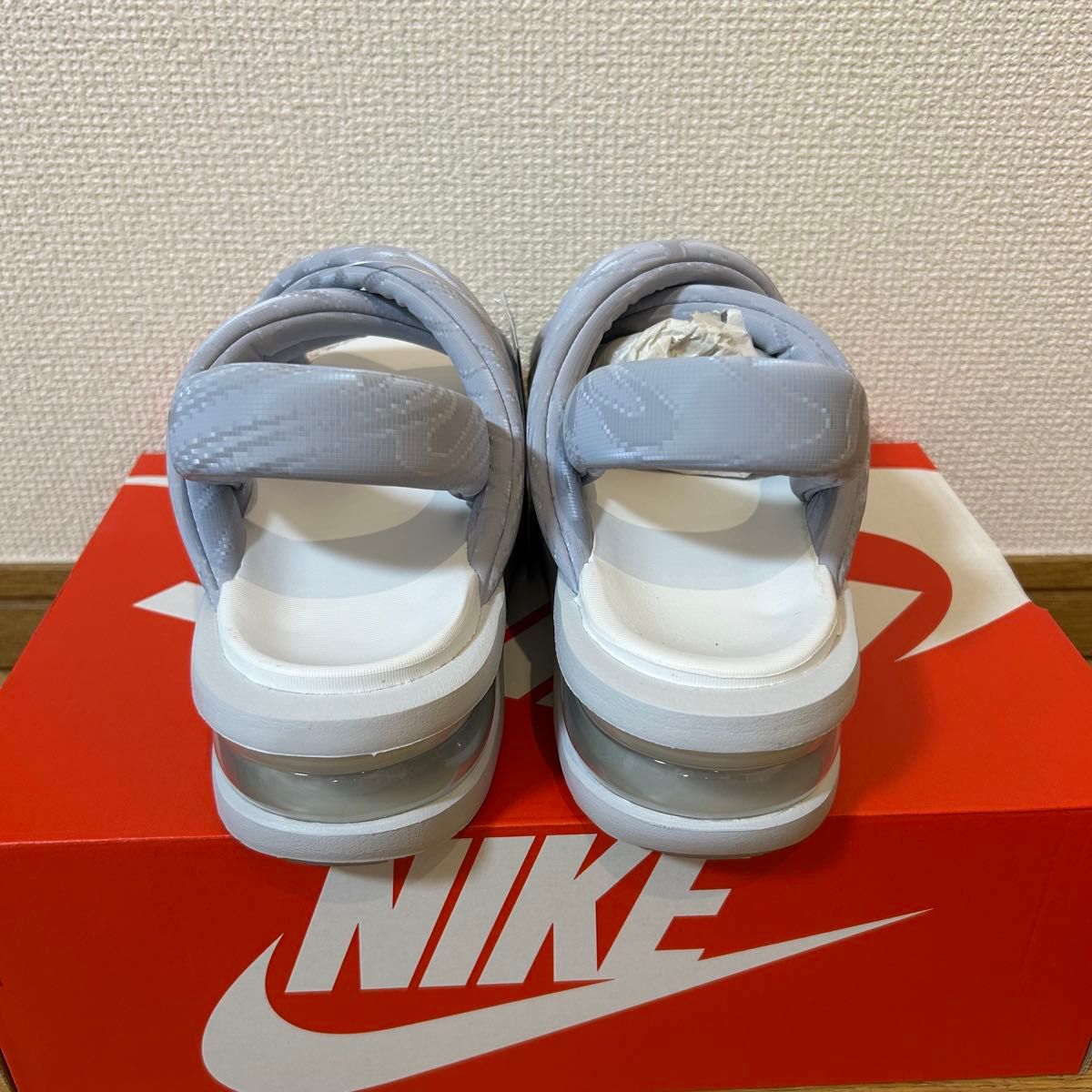 新品箱付き NIKE エアマックスアイラ ホワイト 24cm 新品 箱付き ナイキ エアマックス アイラNIKE AIRMAX Isla 24cm