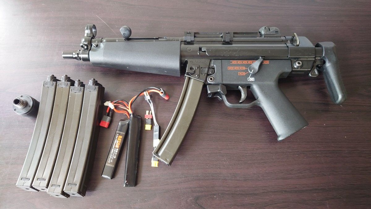 次世代MP5A5 サプレッサ&マガジン予備2本&リポセット 東京マルイ 次世代 MP5A5 予備マガジン×4 リポバッテリー×2