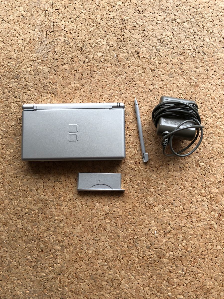 ニンテンドーDS Lite 本体と 充電器