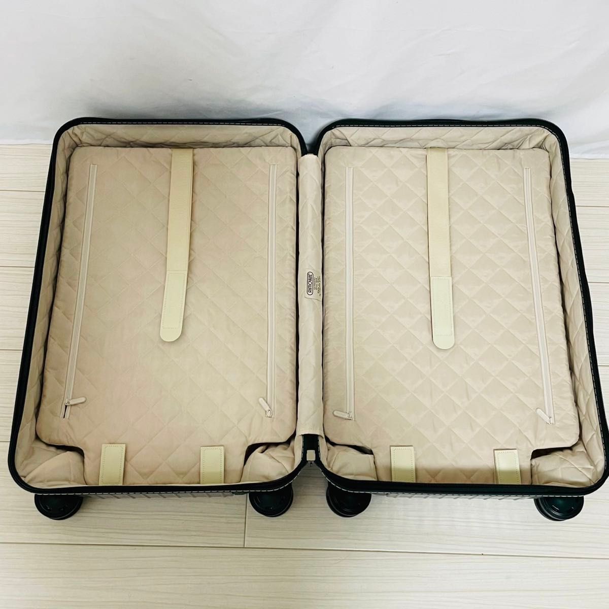 リモワ ボサノバ 63L 新品未使用 新品未使用品 リモワ ボサノバ 63L 4輪 グリーン RIMOWA BOSSA