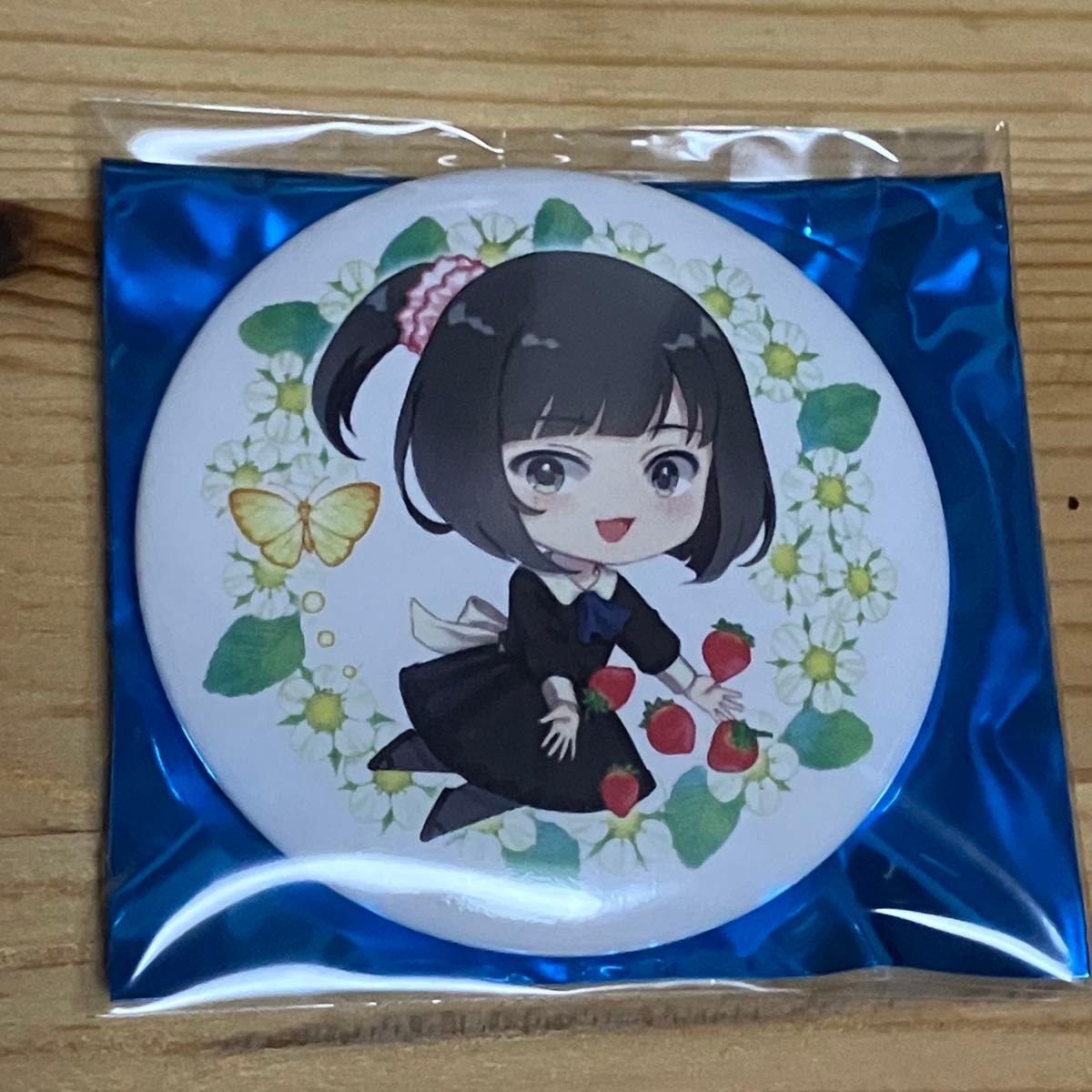 FLOWERS 缶バッジセット イノセントグレイ FLOWERS 画展 innocent grey 特典 缶バッジ 苺|Yahoo!フリマ