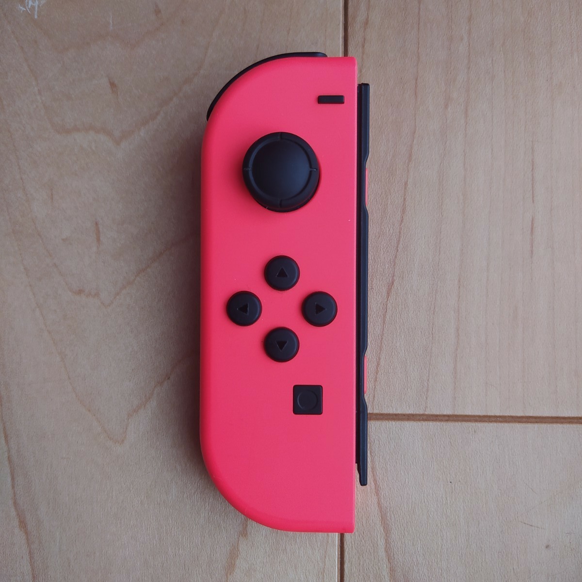 Nintendo Switch ジョイコン　ネオンレッド