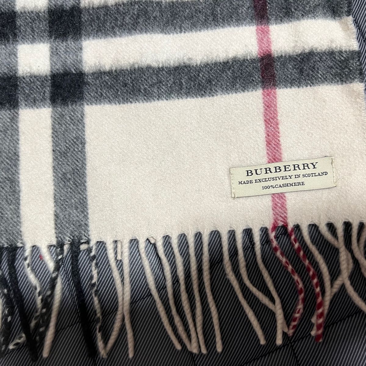 未使用バーバリー マフラー ノバチェック ほぼ未使用美品】BURBERRY ホワイト大ノバチェックカシミア