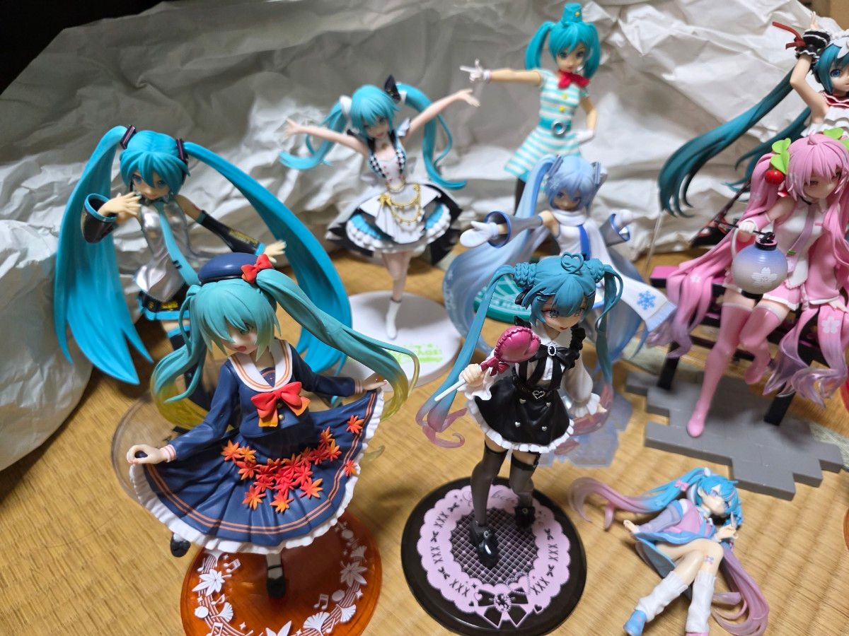【値下】フィギュアまとめ売り【28箱+10体】けいおん!ハルヒ 初音ミクらきすた 初音ミク フィギュア 11体まとめ売り|Yahoo!フリマ(旧PayPay