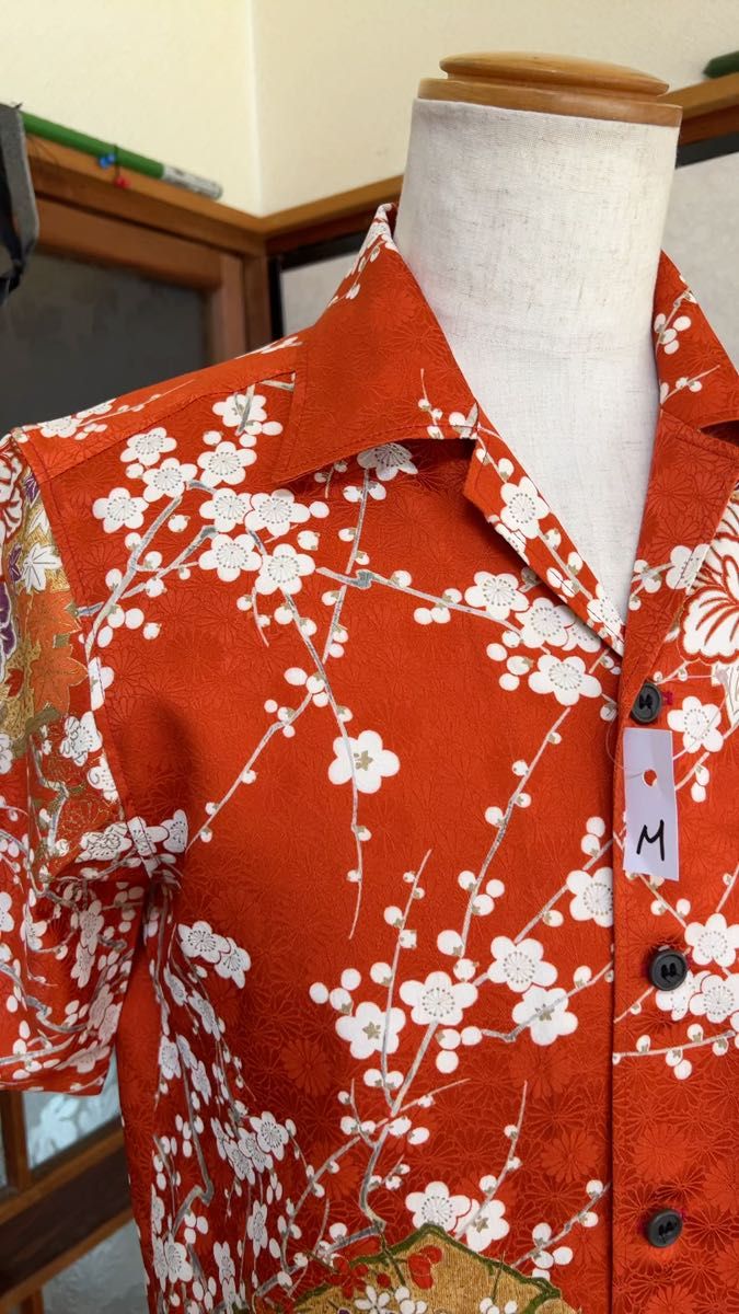 着物リメイクアロハシャツ、赤色、花柄模様、M寸!