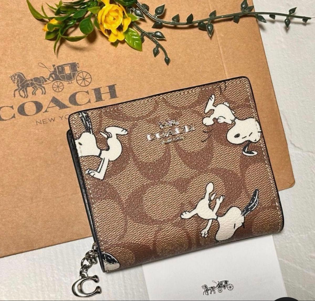 新品 coach コーチ 折り財布 SNOOPY スヌーピー ブラウン COACH X PEANUTS スヌーピー 三つ折り財布 ブラウンコーチ新品