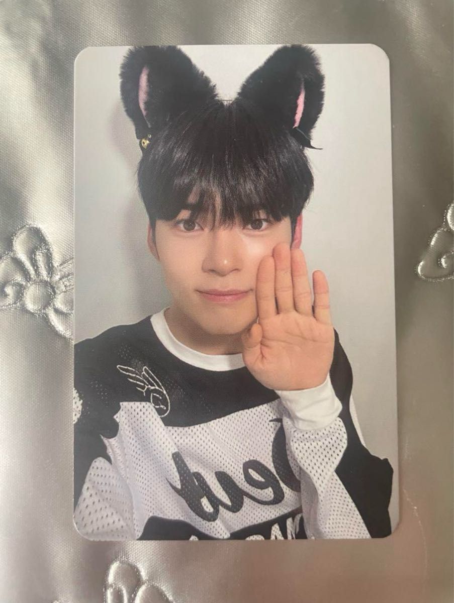 ATEEZ ホンジュン 猫 makestar トレカ ラキドロ OUTLAW ホンジュン MAKESTAR ラキドロ ネコ トレカ ateez Outlaw