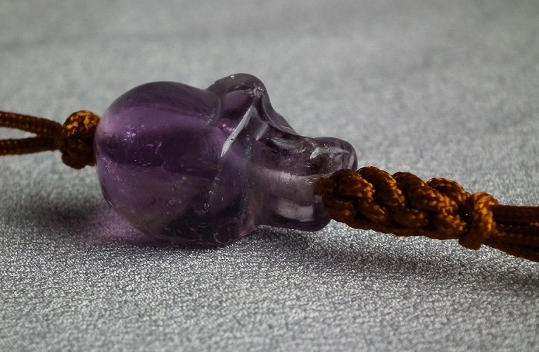 紫水晶ドクロ根付 天然石 紐新品 お守り 魔除け | bioimune.com.br