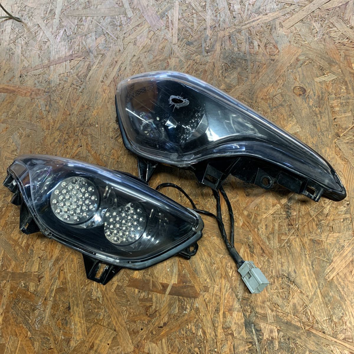 MF08 フォルツァ BOSSCOM ボスコム製 ブラック LEDテールランプ LV194