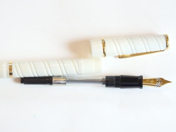 ◆【ほぼ未使用】ペン先：バイカラー14K 585 M　BEXLEY ベクスレイ USA made 特別限定 ホワイトツイスト万年筆 コンバータ付属_画像10