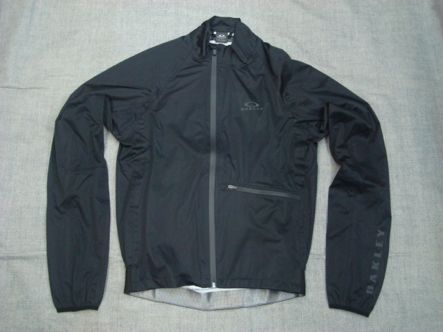 新品OAKLEY(オークリー)メンズSHIELD JACKET BLACKOUT 02E US/EU(M) JAPAN(L)_画像1