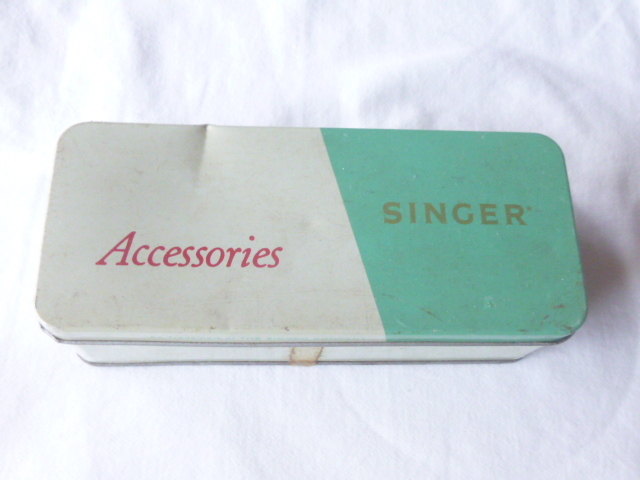 SINGER　空き缶　アンティーク　ミシン付属品　Accessories　シンガー　古い　レトロ　昭和_画像4