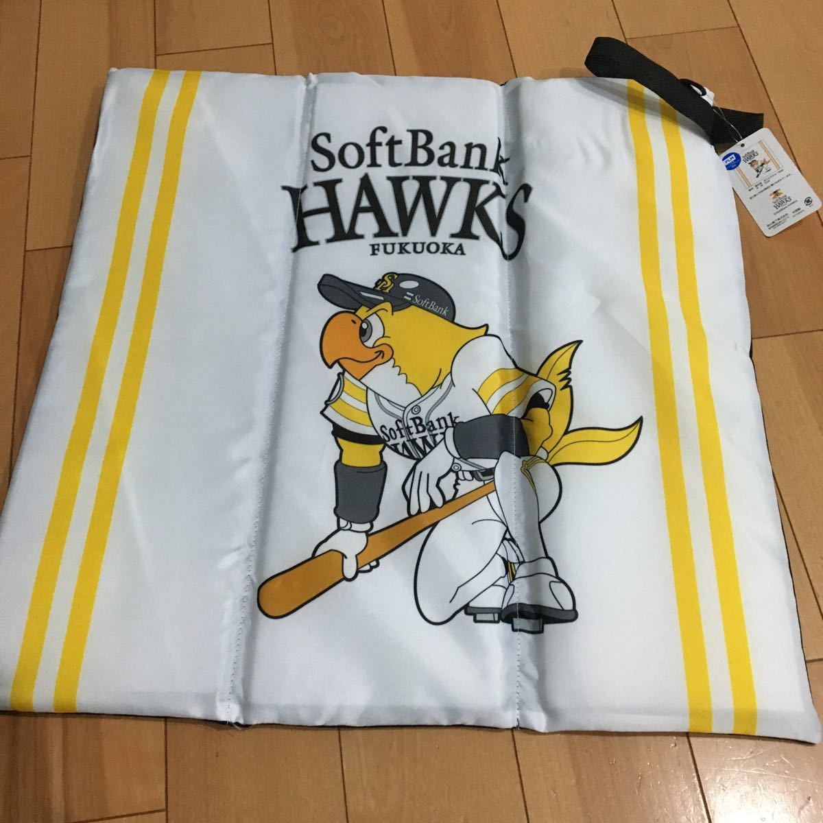 福岡ソフトバンク　ホークス　ハリーホーク　座布団　クッション　折り畳み　しまむら　コラボ　NPB 新品_画像1