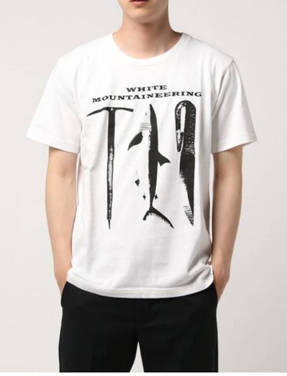 White Mountaineeering プリントTシャツ ２ 白 日本製　ホワイトマウンテニアリング_着用イメージです。