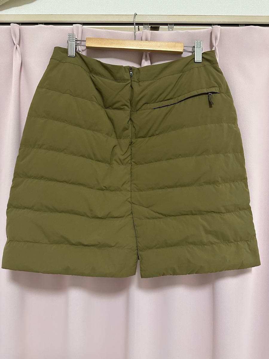 THE NORTH FACE オリーブグリーン キルティングタイトスカート THE NORTH FACE オリーブグリーン キルティングタイトスカート