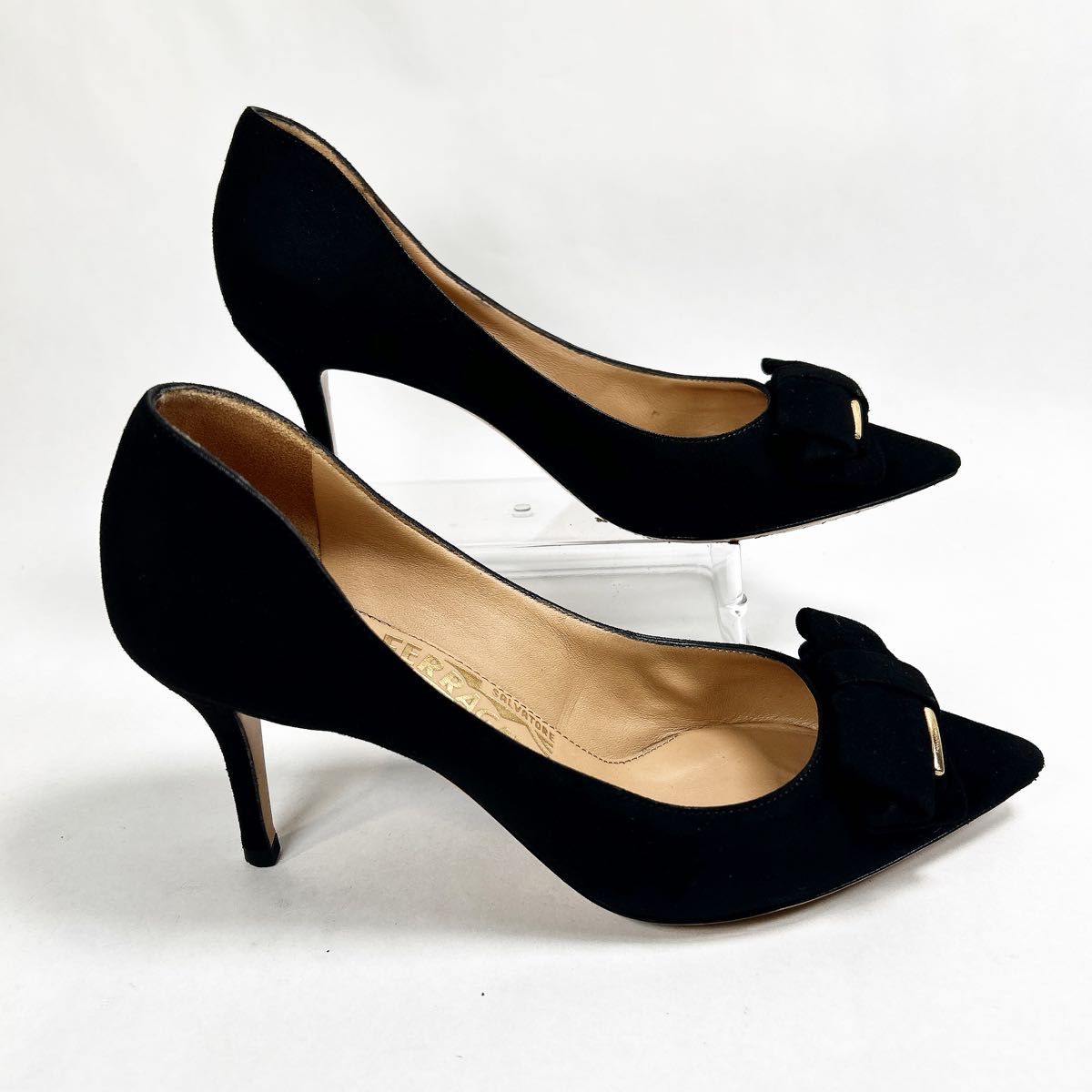 ♪美品♪Salvatore Ferragamo 黒 スエード パンプス 美品】salvatore ferragamo サルヴァトーレフェラガモ 23