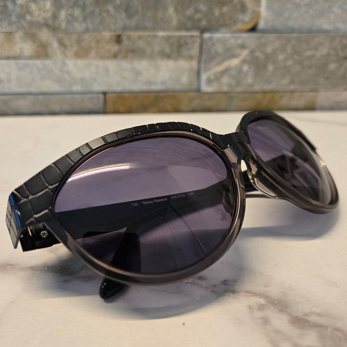 Vivienne Westwood サングラス 黒 2002425E0007 Vivienne Westwood ヴィヴィアンウエストウッド サングラス 美品