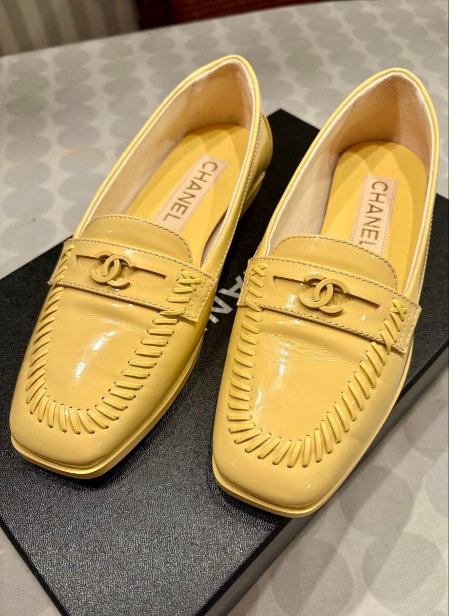 CHANEL エナメルバレエシューズ イエロー 36 1/2 美品 シャネルCHANEL ローファー 黄色 エナメル ローファー