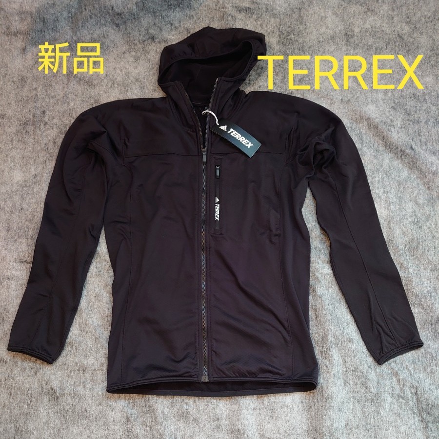 新品　50%OFF　adidas　TERREX　アウトドアウェアパーカー