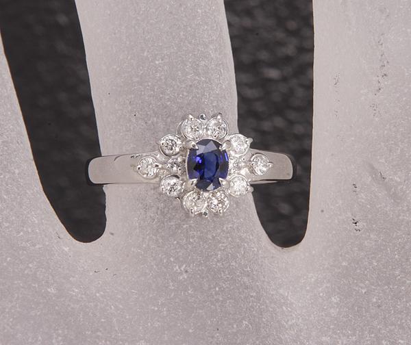 最も優遇 《質屋出品》Pt900☆天然サファイア0.37ct+ダイアモンド