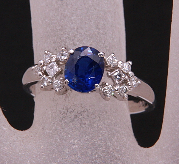 質屋出品》Pt900☆天然サファイア1.00ct+ダイアモンドリング☆C-4575 ...