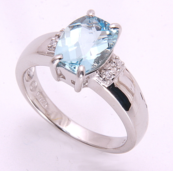 スペシャルオファ 《質屋出品》Pt900★天然アクアマリン1.9ct+ダイアモンドリング★C-4636 アクアマリン スペシャルオファ 《質屋出品》Pt900★天然アクアマリン1.9ct+ダイアモンドリング★C-4636 アクアマリン