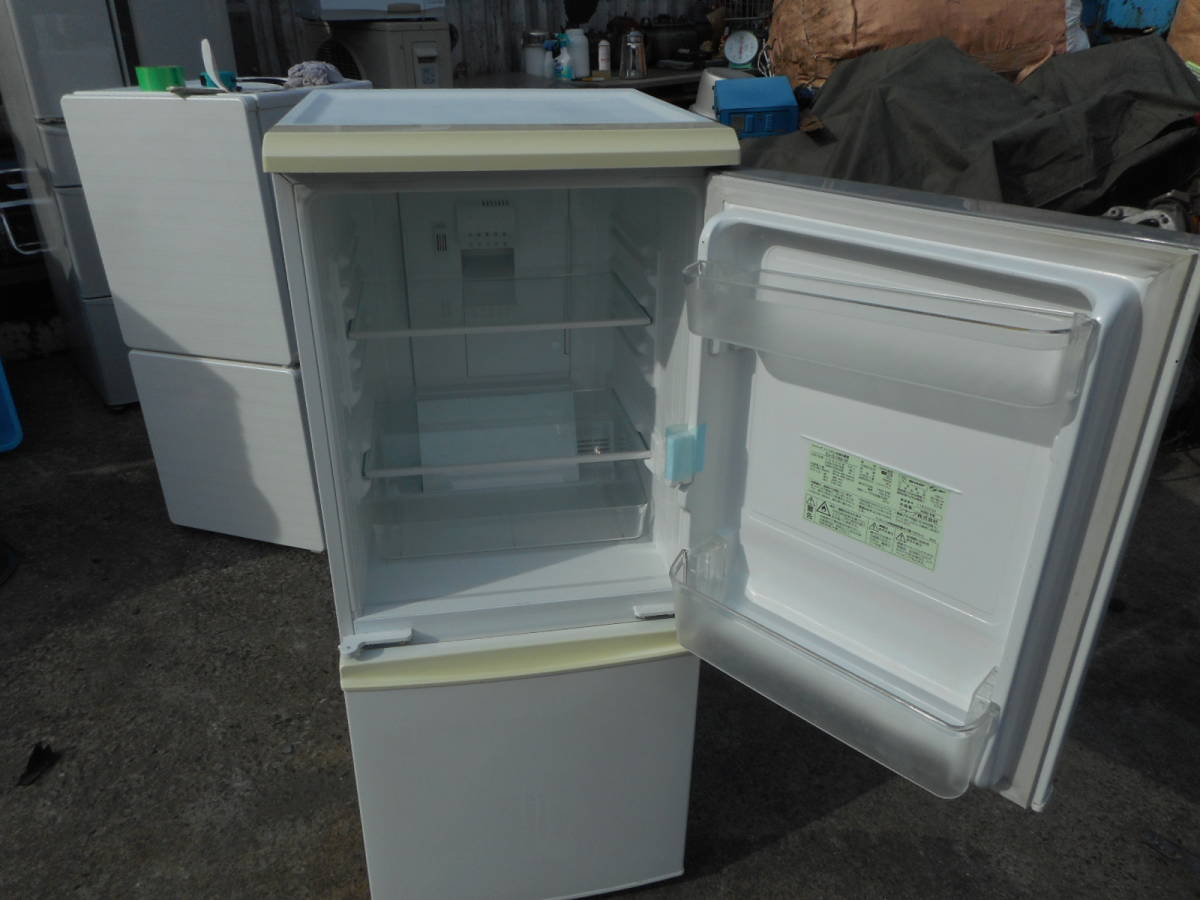 AH10470 SHARP ノンフロン2ドア冷凍冷蔵庫 SJ-S14M-W 137L 08年 AH10470 SHARP ノンフロン2ドア冷凍冷蔵庫 SJ-S14M-W 137L 08年