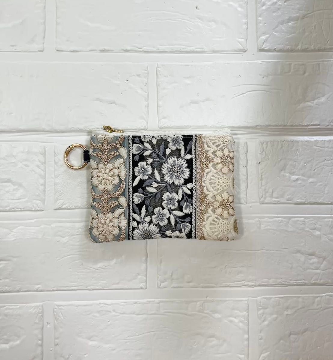 new ⑨ インド刺繍リボン ミニポーチ コインポーチ 小物入れ 小銭入れ ハンドメイド 大人可愛い ブラックホワイト系