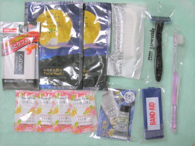 * unused new goods extra attaching cosmetics set thisworks energy bank travel make-up health care cosme skin care Kao sunscreen 