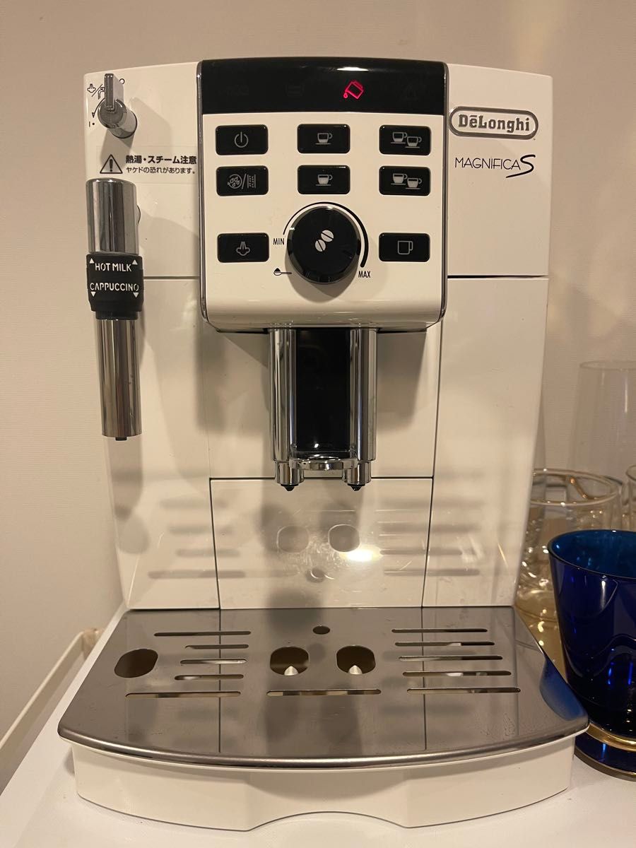 【専用解除】DeLonghi エスプレッソマシン ホワイト 中古品 デロンギ De'Longhi エスプレッソマシン ECAM23120WN ホワイト