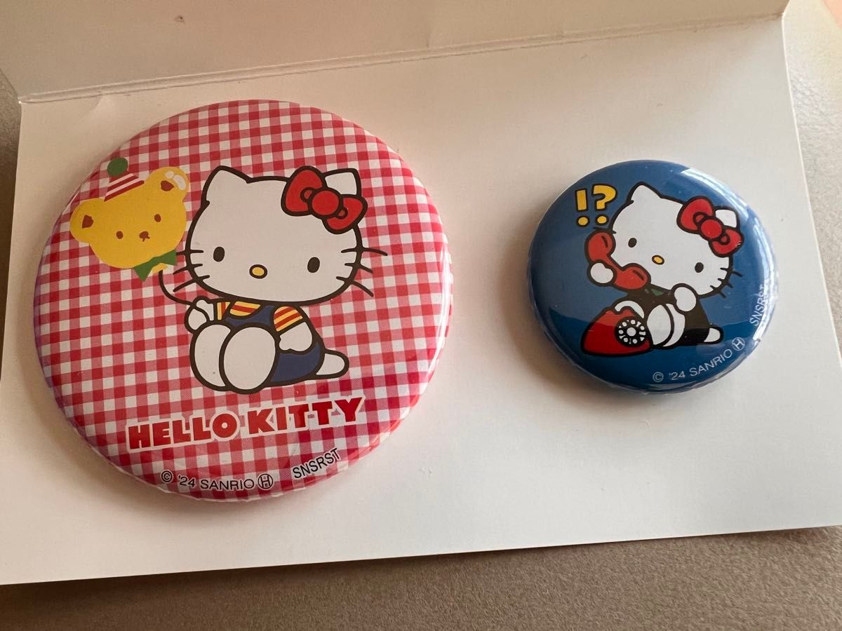 2884ハローキティ缶バッチセット ハローキティ】缶バッジ2個セット ハローキティ50周年 A|Yahoo