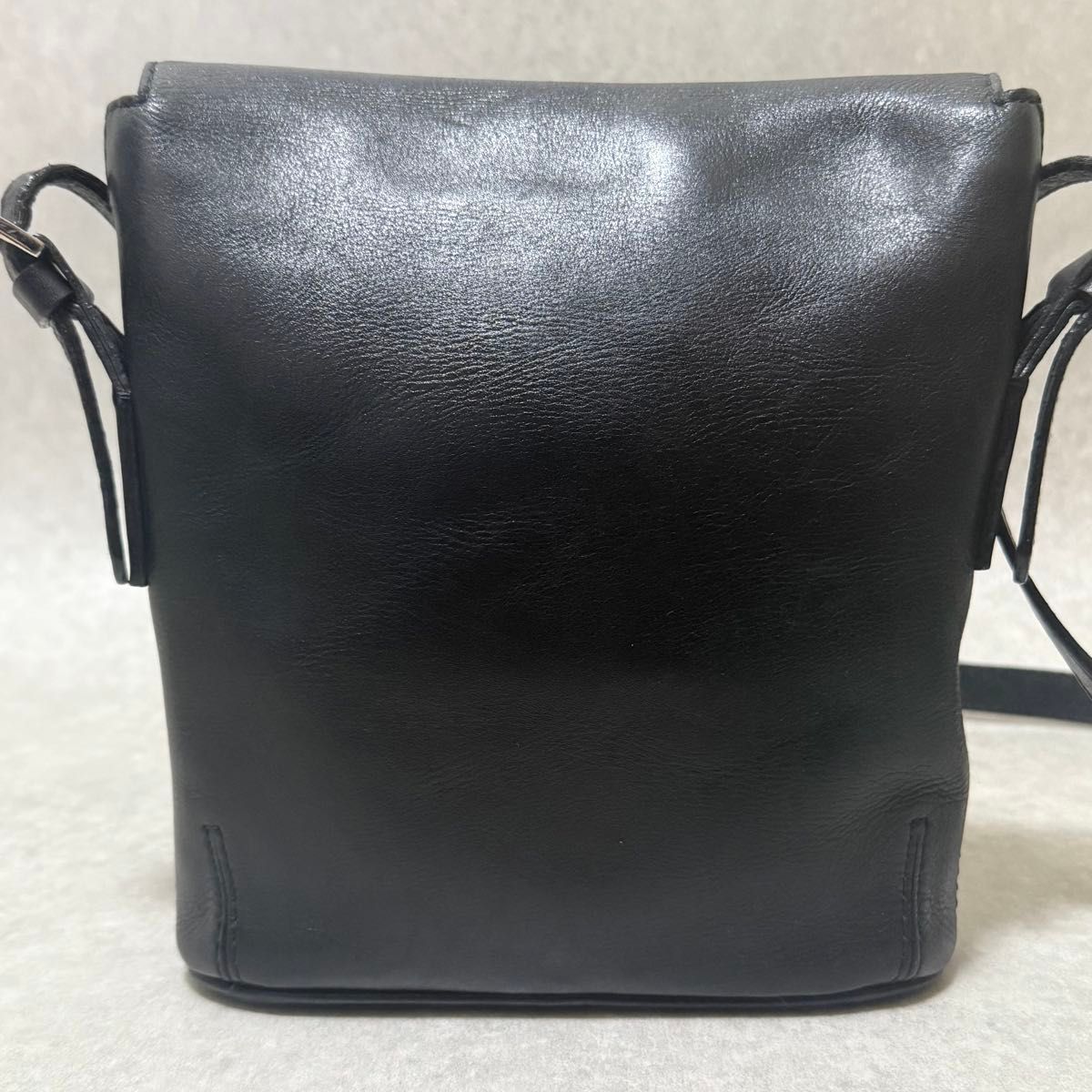 【希少】BURBERRY ノバチェック レザーショルダーバッグ ブラック Burberry】バーバリー 美品 ショルダーバッグ オールレザー ノバ