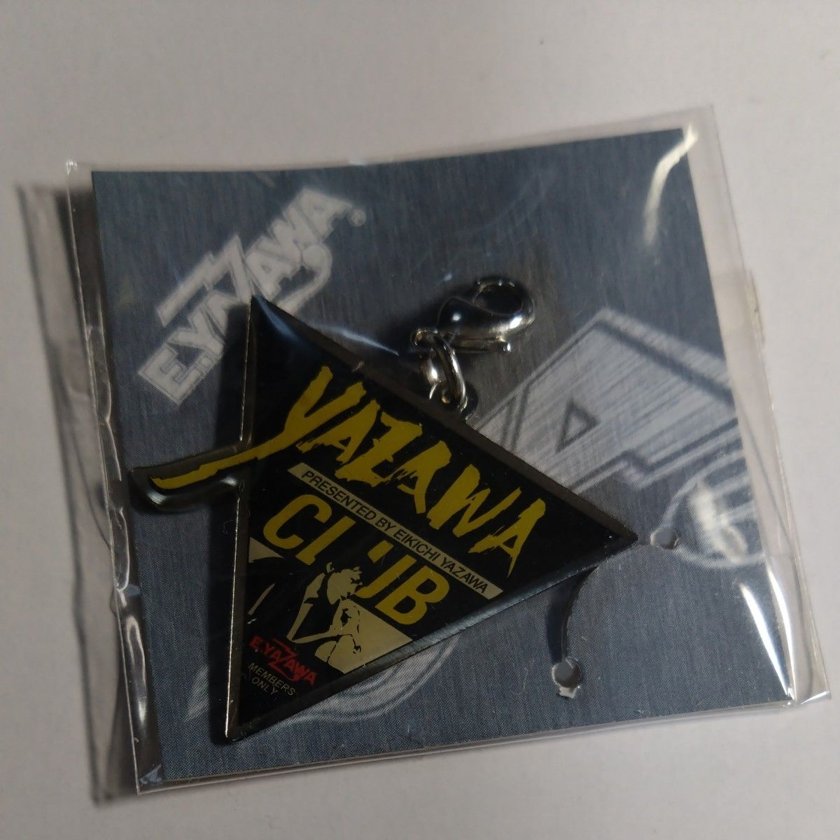 矢沢永吉 YAZAWA CLUB メタルキーホルダー 1983年 矢沢永吉 YAZAWA CLUB 非売品 三角形メタルチャーム|Yahoo