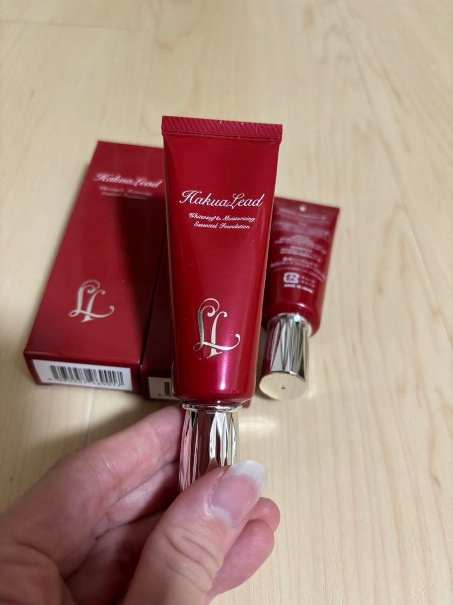【新品】ハクアリード エッセンシャルファンデーション ハクアリード ホワイトニング&モイスチャライジング