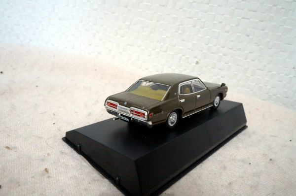 DISM 日産 グロリア 2000 SGL (1975) 1/43 ミニカー_画像2