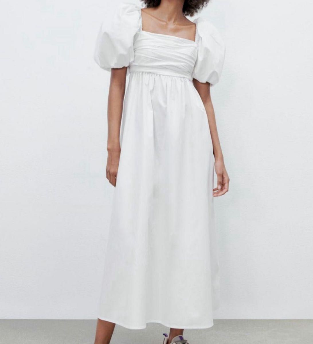 新品タグ付き ZARA ドレープポプリンワンピース パフスリーブ Mサイズ 新品タグ付き ZARA ザラ S ホワイト ドレープポプリンワンピース