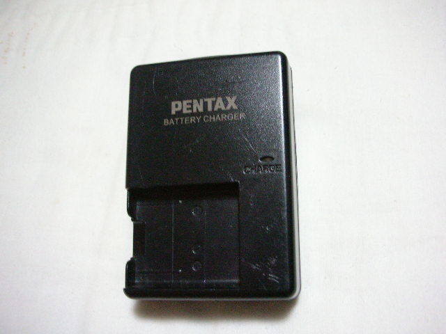 ◆中古品 PENTAX ペンタックス バッテリー 充電器 D-BC108J◆_画像1