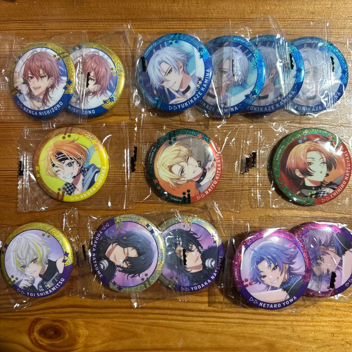 18TRIP エイトリ キャラバッジコレクション 缶バッジ 朝班昼班 10BOX 朝班 昼班 ぱしゃこれ 18TRIP エイトリ缶バッジ 缶バ|Yahoo