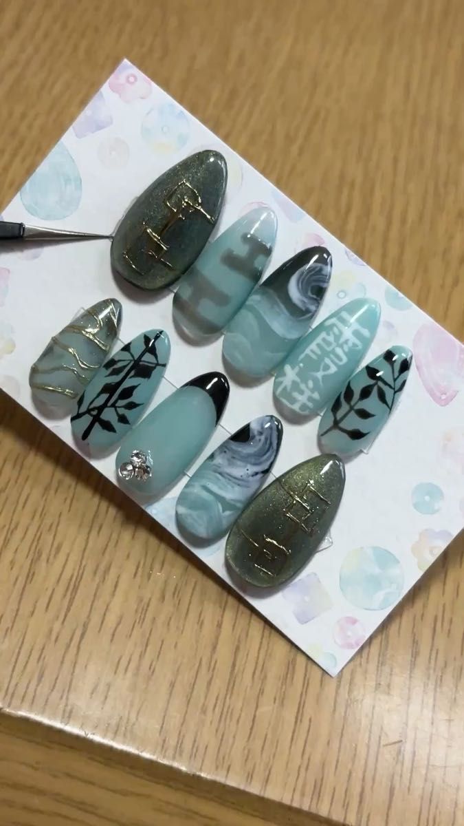 No.24 鬼滅の刃 時透無一郎モチーフネイル ネイルチップ マグネット ミディアム むいむい 痛ネイル
