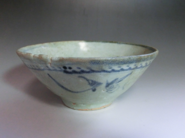 碗□古い染付平茶碗 唐草文 安南 お茶道具 古玩 唐物 中国 古美術