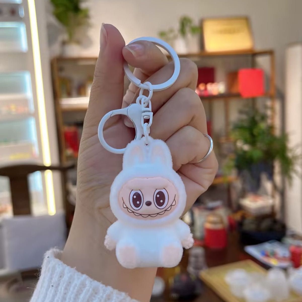 LABUBU ラブブ ぬいぐるみキーホルダー 新品未使用 新品 未使用】ラブブ キーホルダー labubu ホワイト|Yahoo