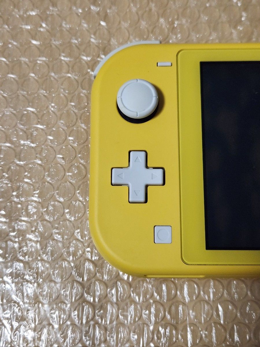 Nintendo Switch Lite イエロー充電器付きだっちゃ! Nintendo Switch Lite ニンテンドースイッチライト イエロー