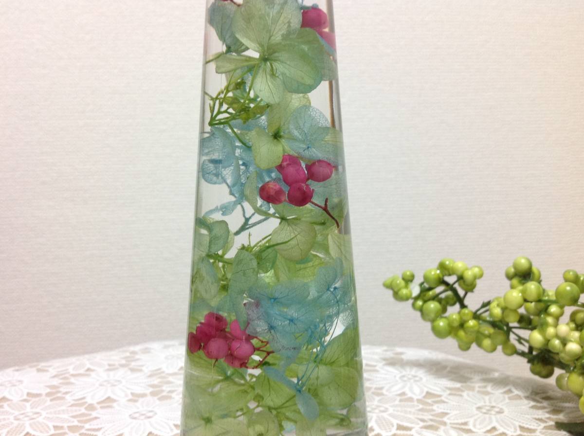 * hydrangea . pepper Berry. herbarium final product * green × light blue * preserved flower use * simple wrapping *