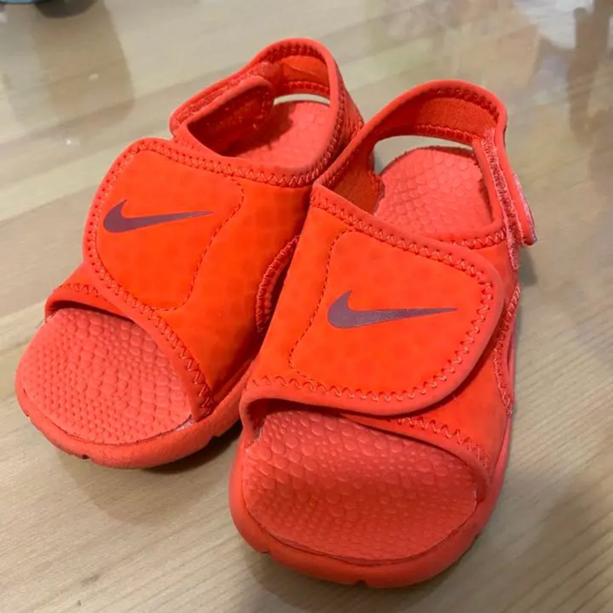 Paypayフリマ Nike ナイキ サンダル 子どもの靴 可愛い靴 赤色 女の子 男の子