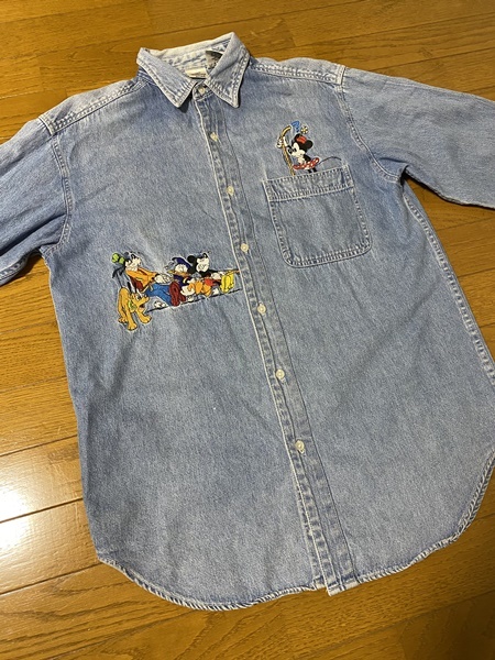 激レア☆【THE DISNEY STORE】90s ヴィンテージ 刺繍デニムシャツ S ディズニー ミッキー ミニー ドナルド グーフィー プードル_画像3