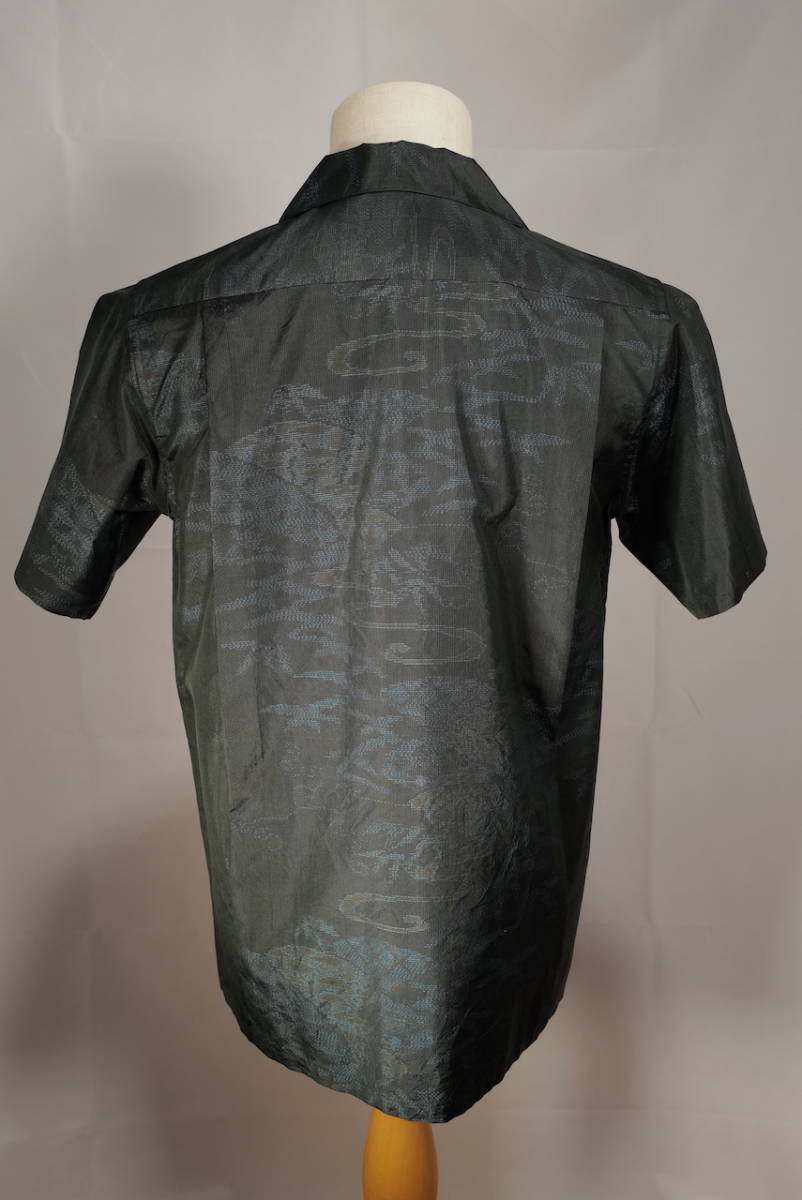 メンズ アロハ シャツ M 正絹　緑の大島 水面のような流れ模様 ハンドメイド シルク 和柄 着物 リメイクhoihoikeiki