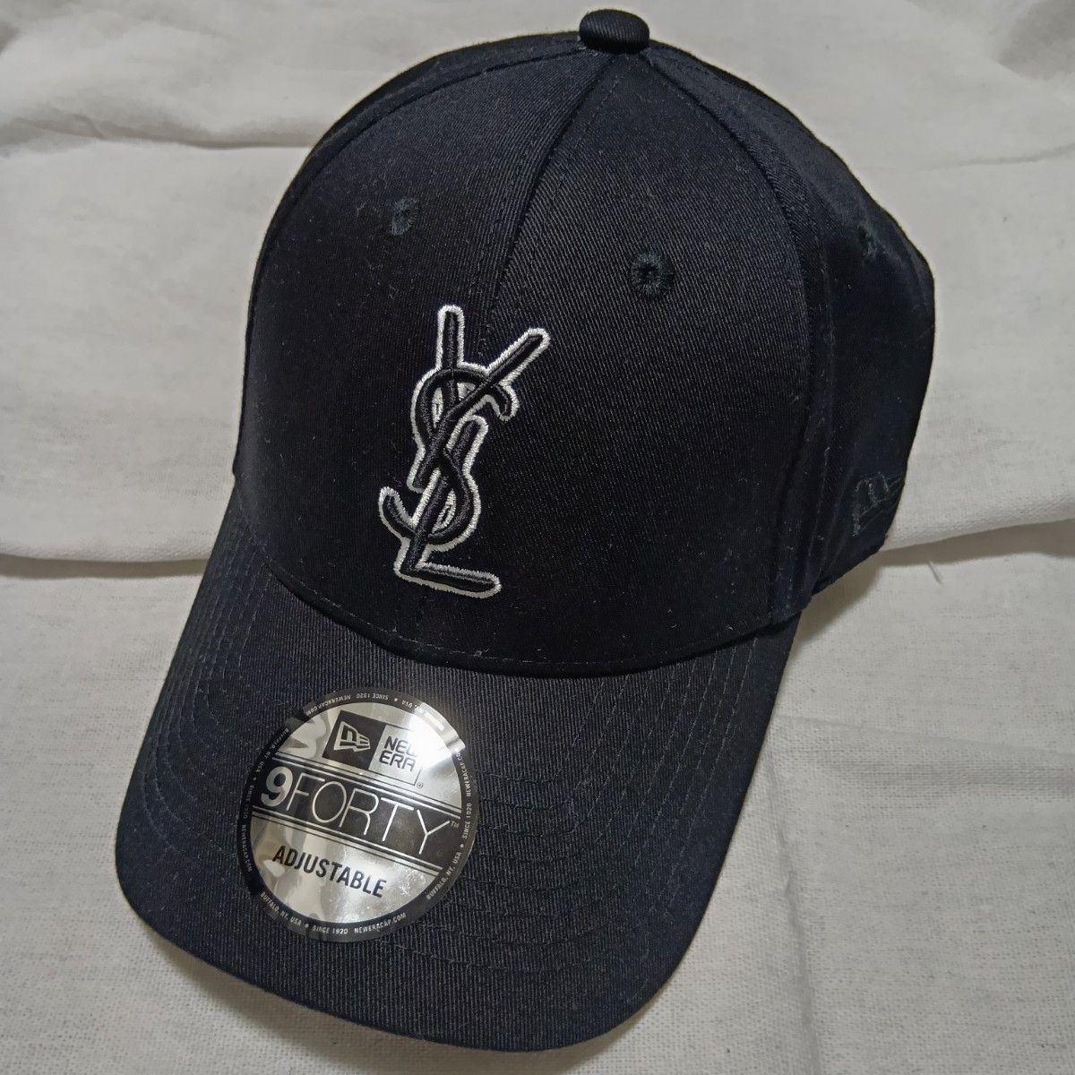 SAINT LAURENT ロゴ刺繍 コットンブレンド ベースボールキャップ 美品 SAINT LAURENT 9FORTY NEWERA YSL ベースボールキャップ