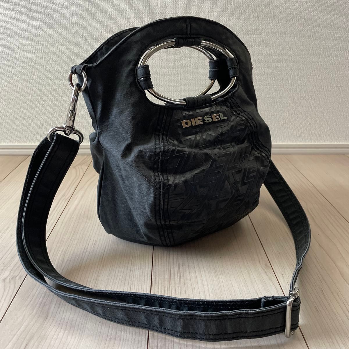 DIESEL ブラック デニム ショルダーバッグ ハンドバッグ 2way DIESEL ディーゼル ショルダーバッグ ハンドバッグ デニム